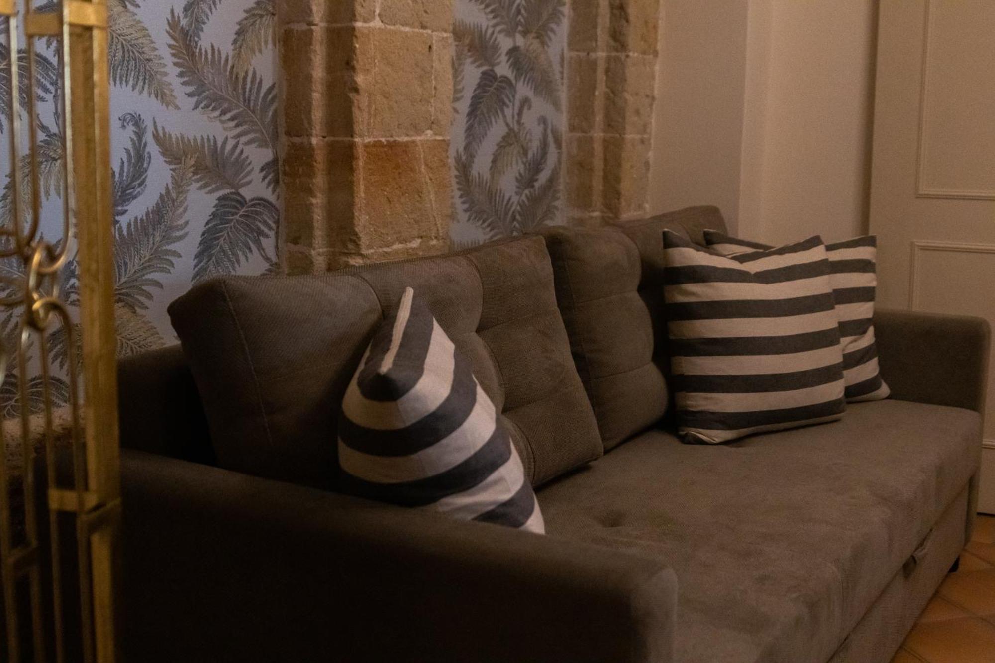 April Luxury Suites (Adults Only) Rhodes City Rum bild