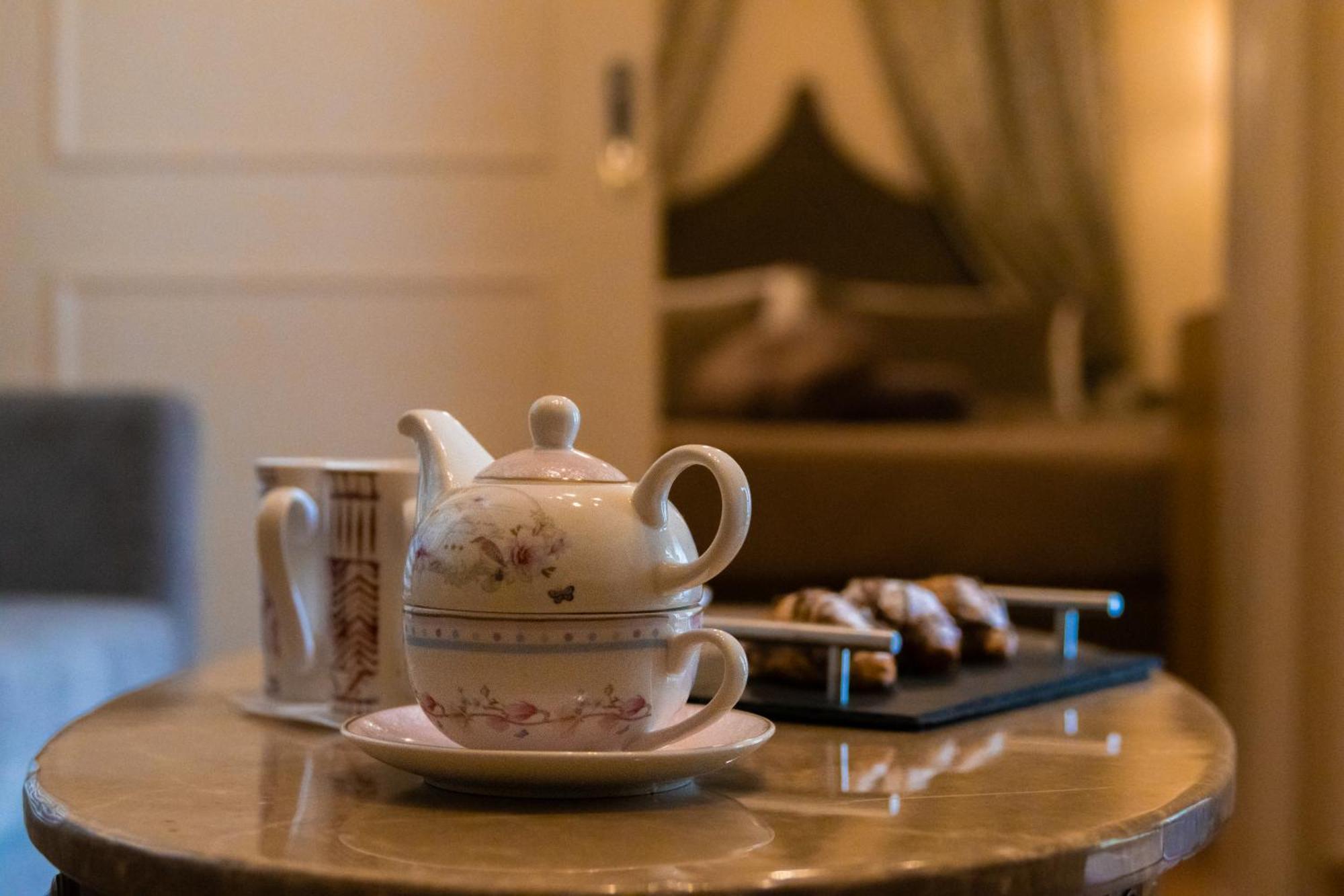April Luxury Suites (Adults Only) Rhodes City Rum bild