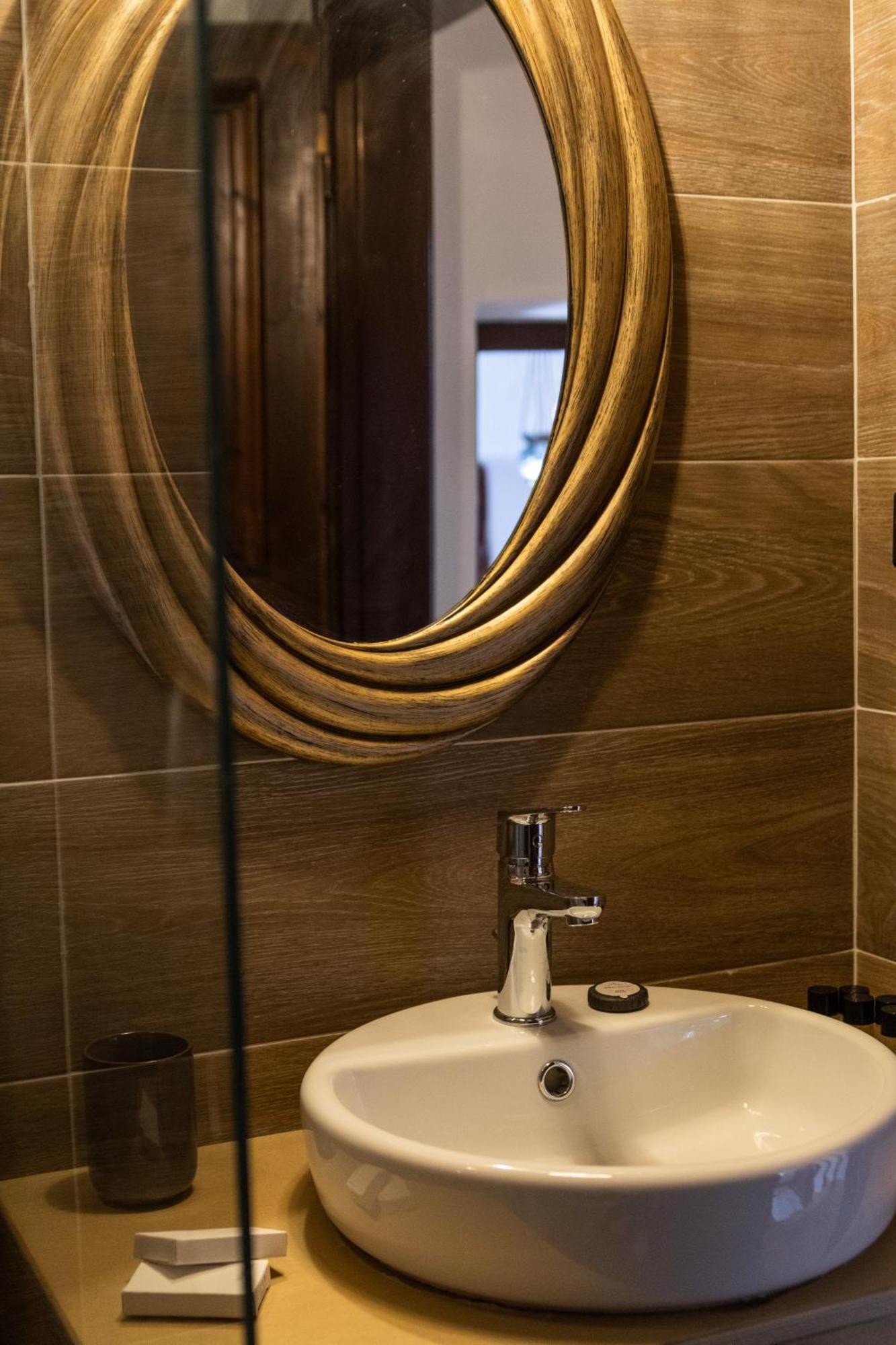April Luxury Suites (Adults Only) Rhodes City Rum bild